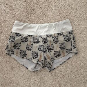 Oiselle Women's Roga Shorts / Size 06